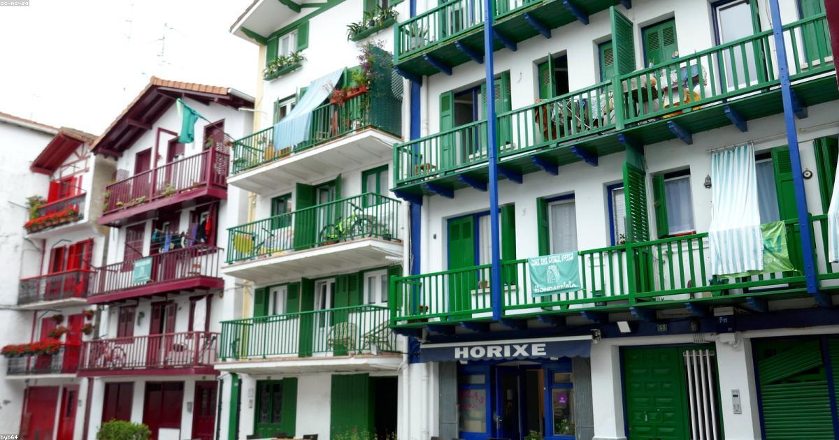 Évolution des genres littéraires au XXIe siècle