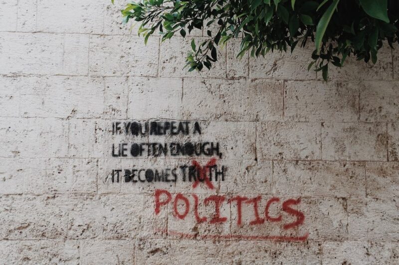 L’engagement politique des écrivains contemporains