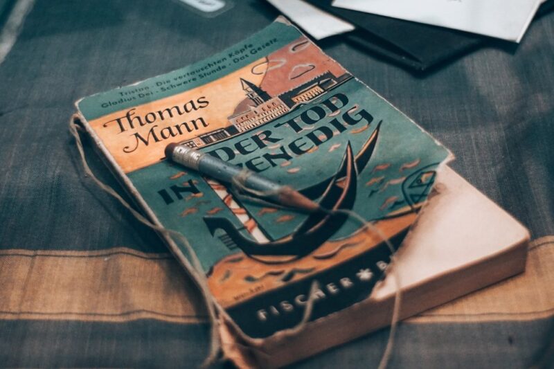 Les thèmes de la mémoire et du souvenir en littérature moderne